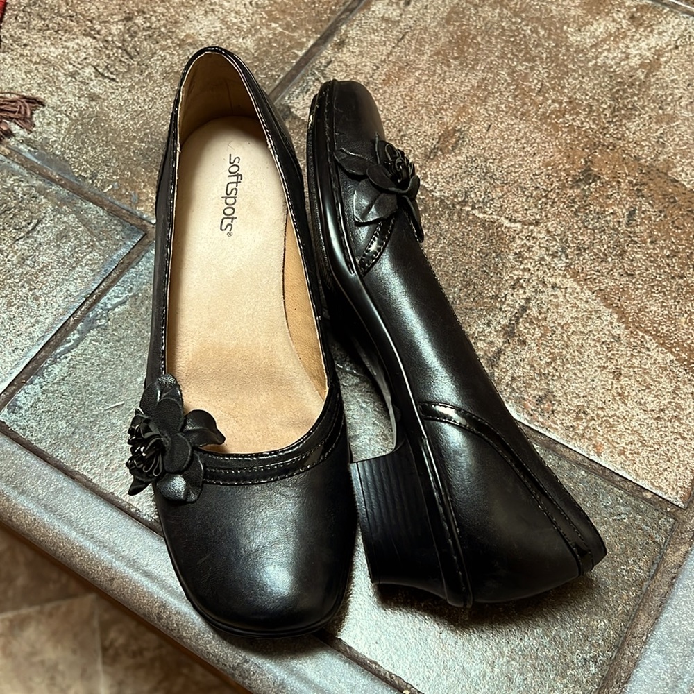 Softspots low-heeled dress shoes, 8.5N